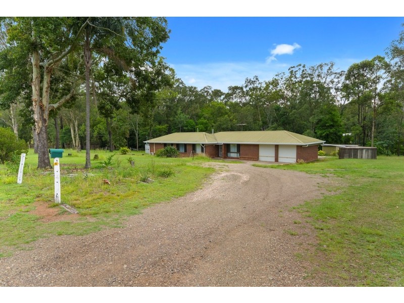 3 Velvet Street, Pine Mountain QLD 4306