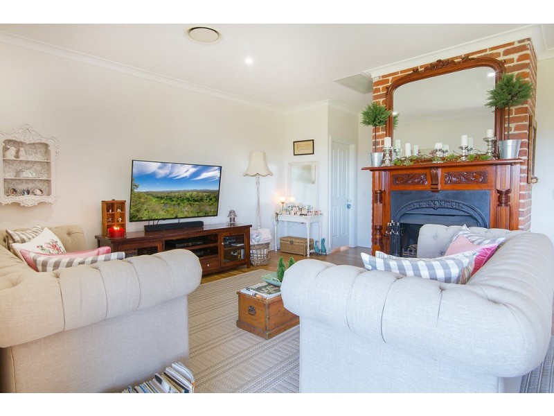 35 Allawah Road, Chuwar QLD 4306