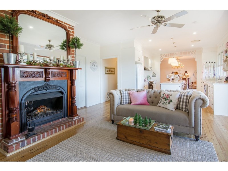 35 Allawah Road, Chuwar QLD 4306