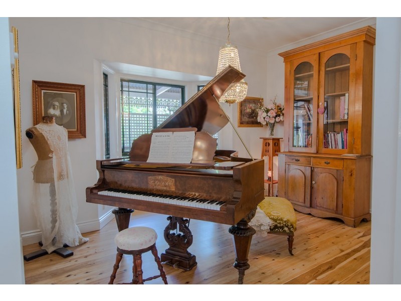 35 Allawah Road, Chuwar QLD 4306