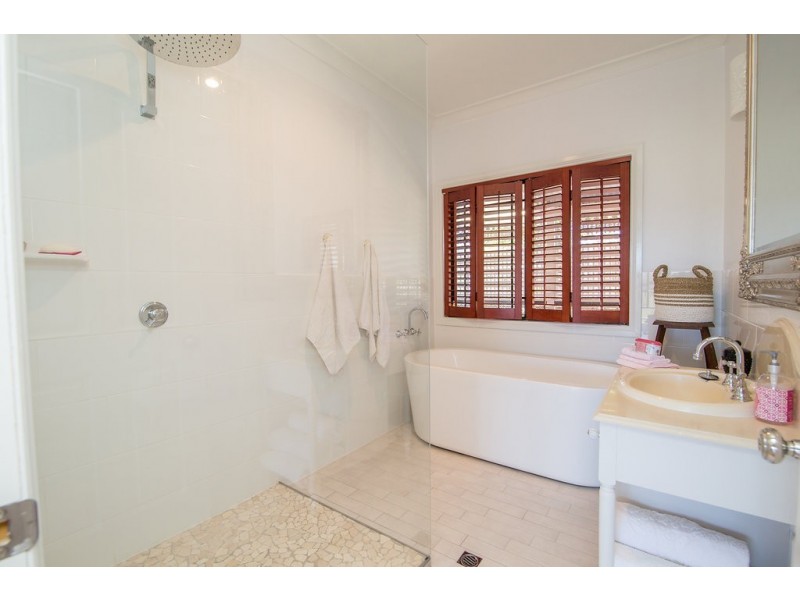 35 Allawah Road, Chuwar QLD 4306