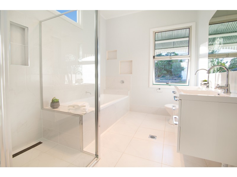 43 Hill Street, North Ipswich QLD 4305
