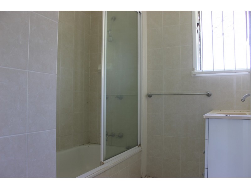 3 Lawson Street, Leichhardt QLD 4305