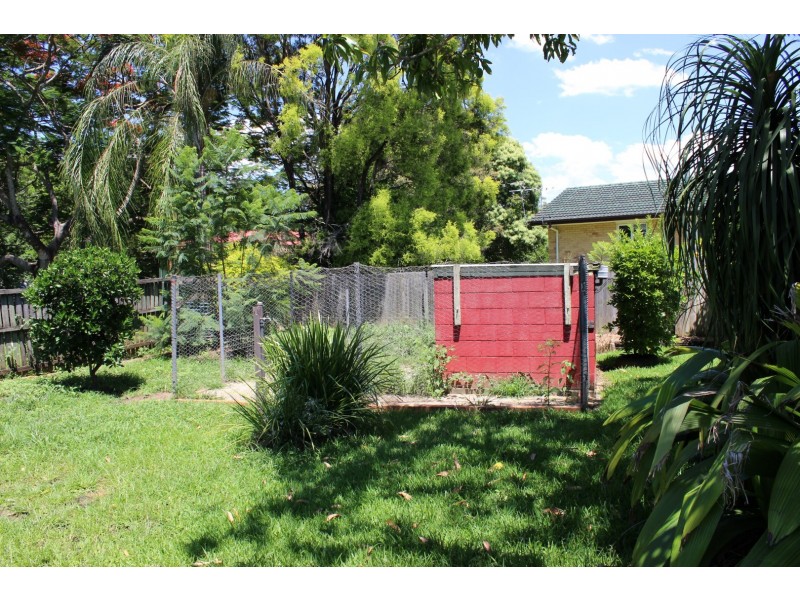 3 Lawson Street, Leichhardt QLD 4305