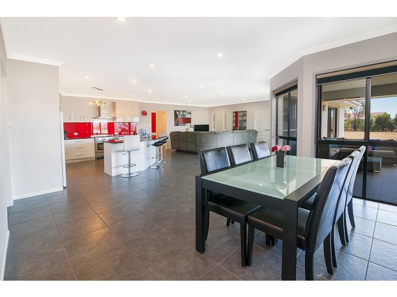 12-14 Peak Court, Peak Crossing QLD 4306