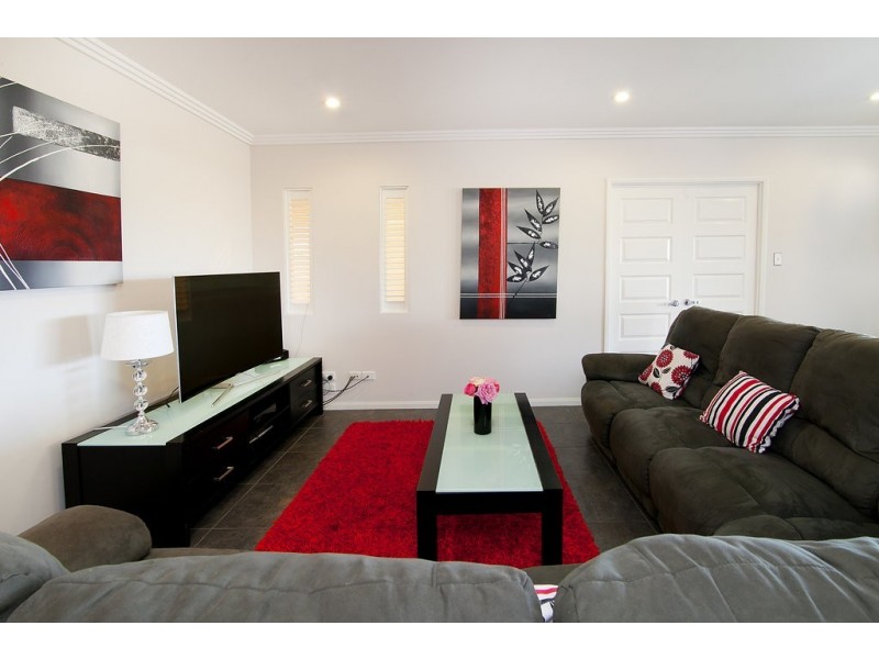 12-14 Peak Court, Peak Crossing QLD 4306