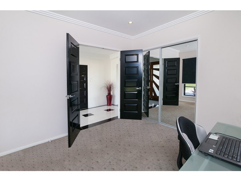 12-14 Peak Court, Peak Crossing QLD 4306