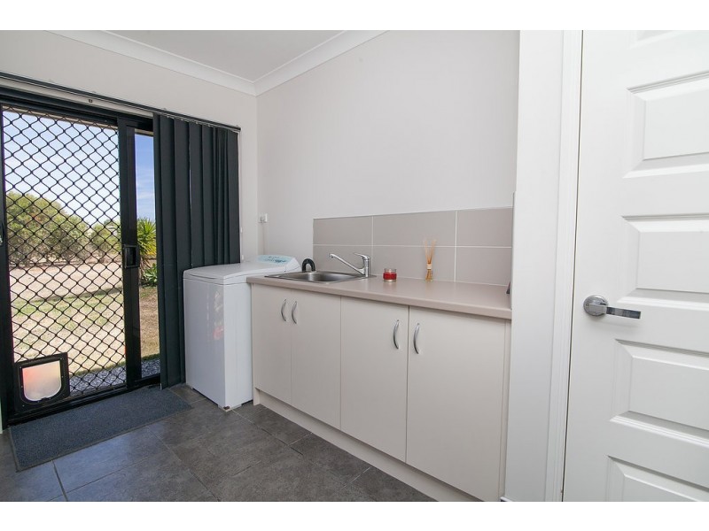 12-14 Peak Court, Peak Crossing QLD 4306