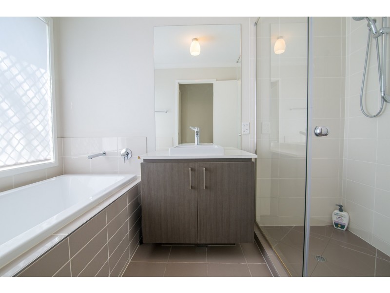 20 Rosella Crescent, Springfield Lakes QLD 4300