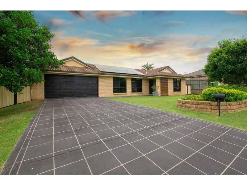 8 Ivanhoe Place, Brassall QLD 4305