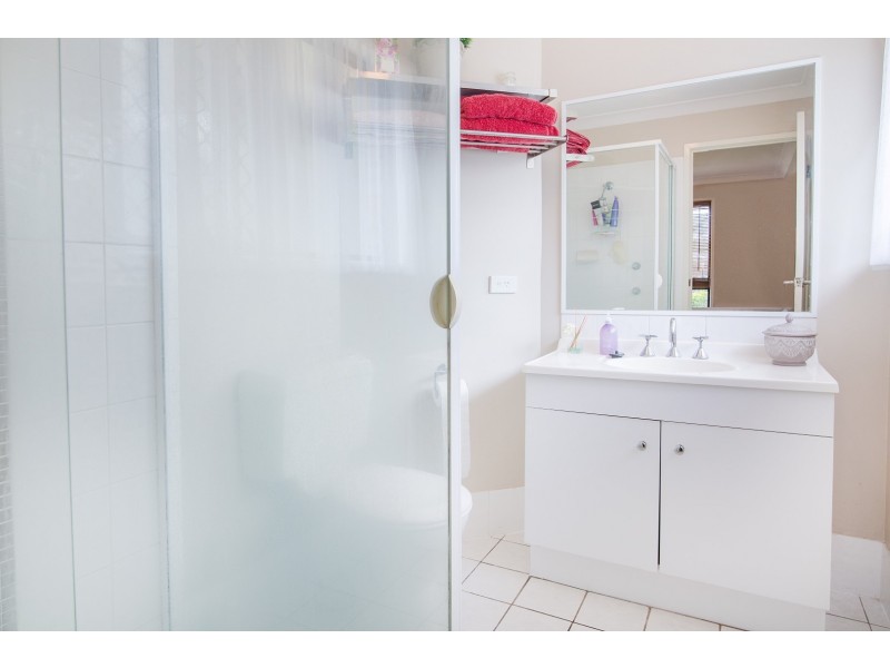 8 Ivanhoe Place, Brassall QLD 4305