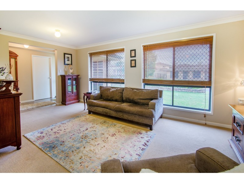 8 Ivanhoe Place, Brassall QLD 4305