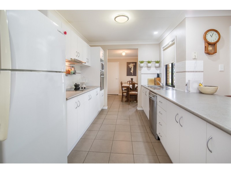 8 Ivanhoe Place, Brassall QLD 4305