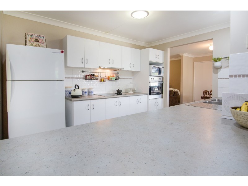 8 Ivanhoe Place, Brassall QLD 4305