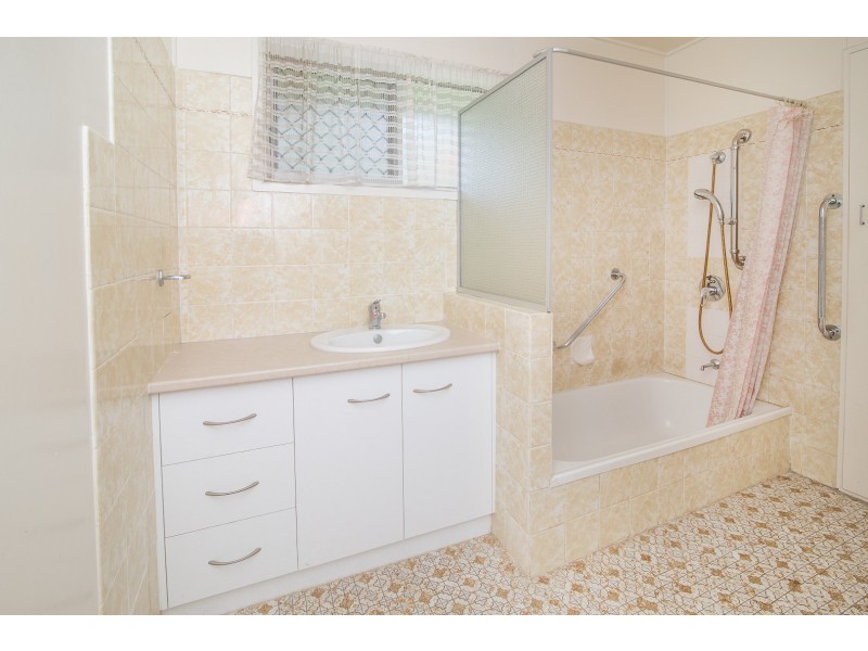 23 Ross Street, Brassall QLD 4305
