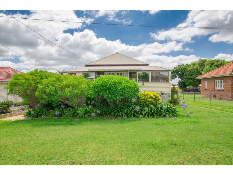 20 Easton Street, Silkstone QLD 4304