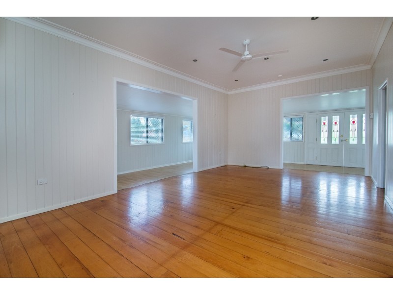 20 Easton Street, Silkstone QLD 4304