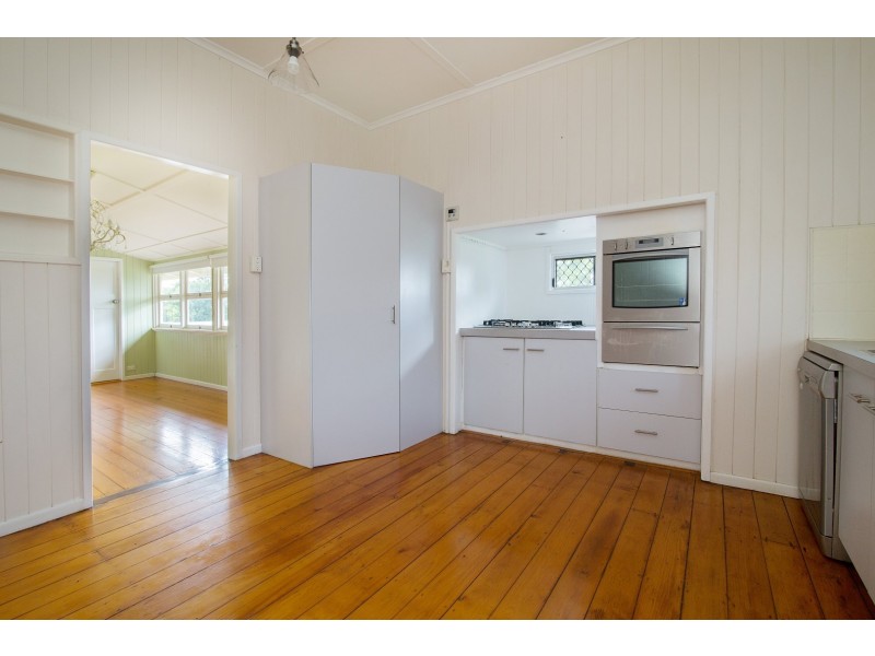 20 Easton Street, Silkstone QLD 4304