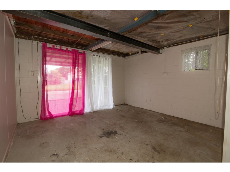 20 Easton Street, Silkstone QLD 4304