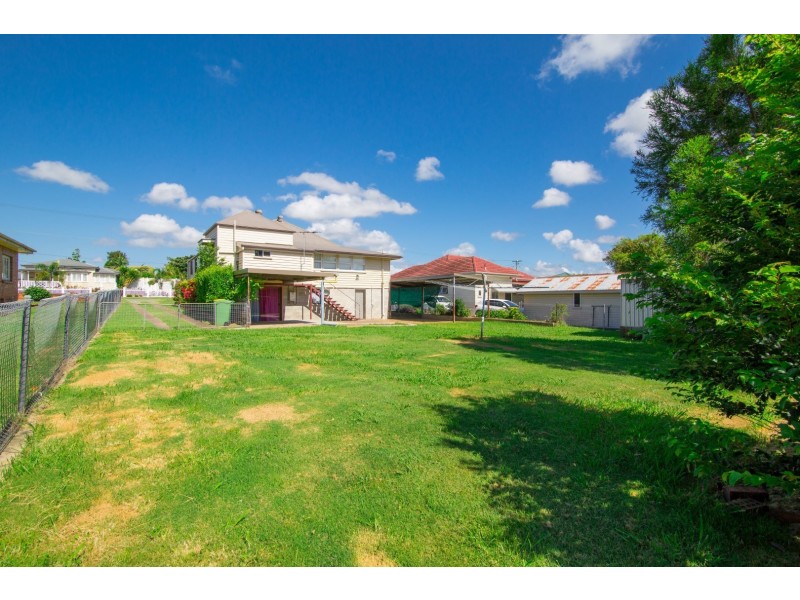 20 Easton Street, Silkstone QLD 4304