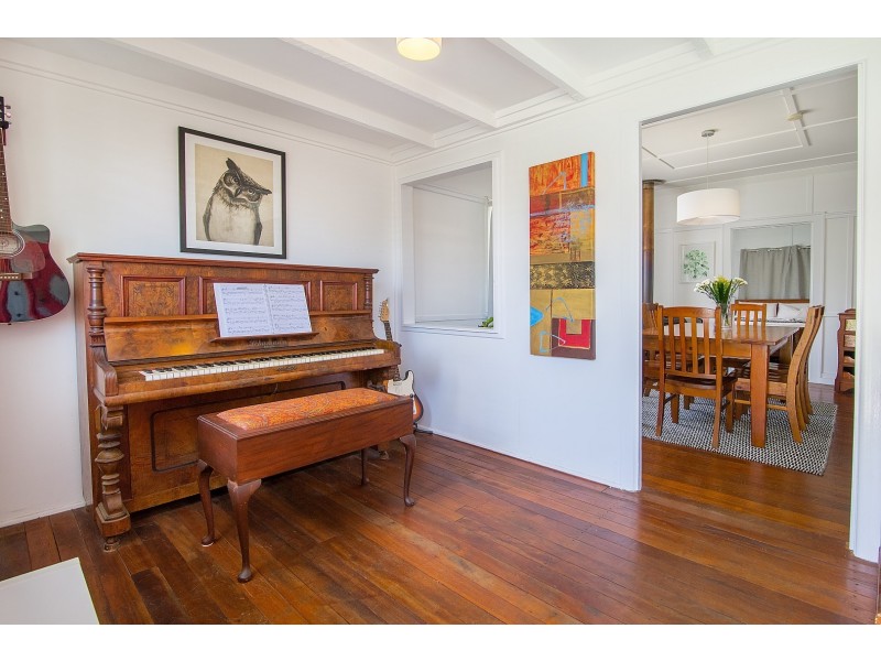 20 Saxelby Street, East Ipswich QLD 4305
