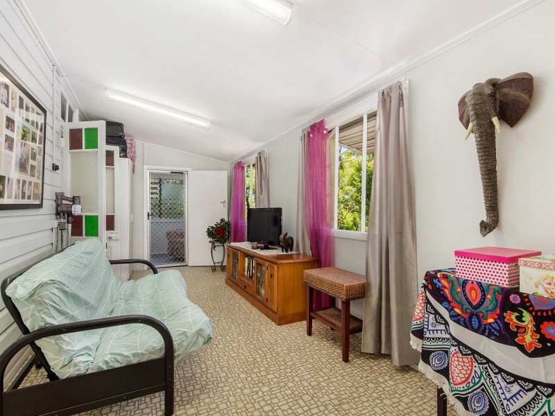 43 Margaret Street, Silkstone QLD 4304