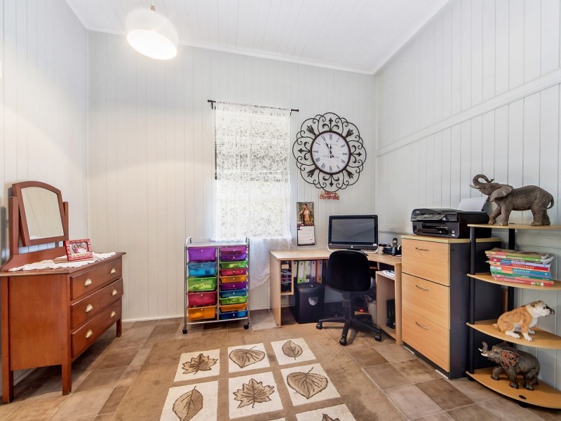 43 Margaret Street, Silkstone QLD 4304
