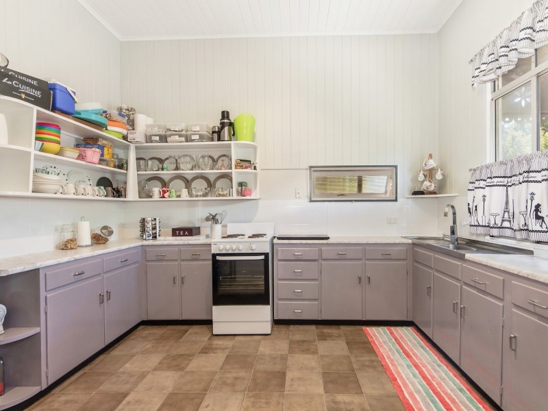 43 Margaret Street, Silkstone QLD 4304