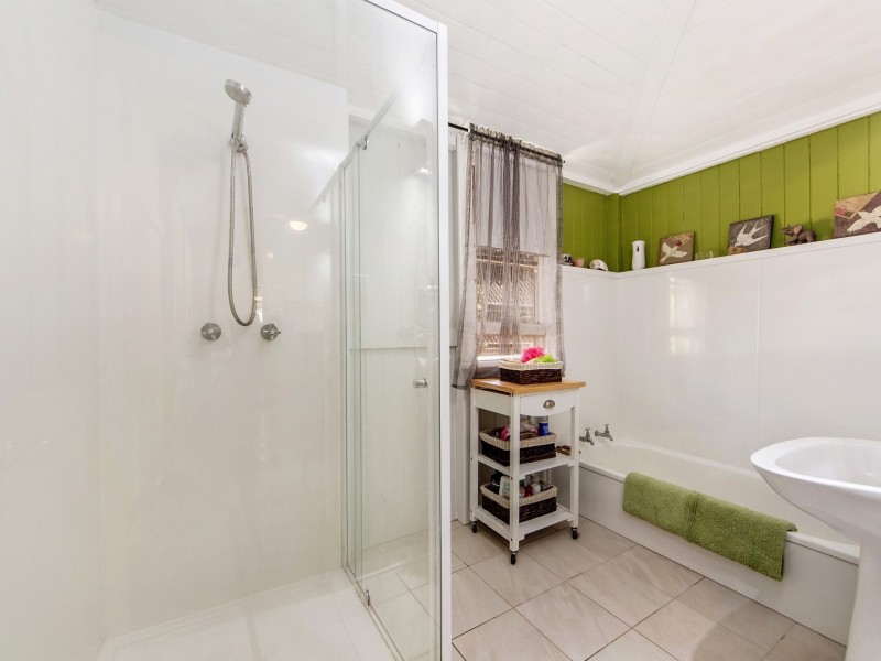 43 Margaret Street, Silkstone QLD 4304