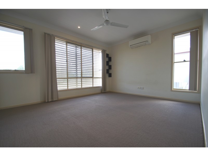 24 Heathwood Place, Collingwood Park QLD 4301