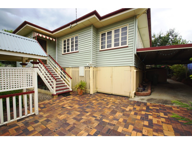 12 Flint Street, North Ipswich QLD 4305