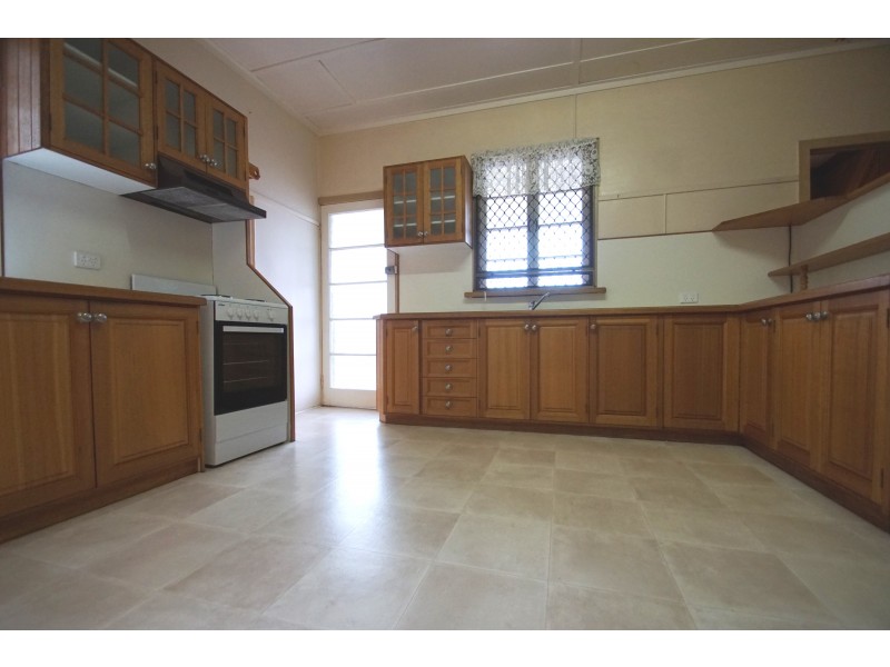 12 Flint Street, North Ipswich QLD 4305