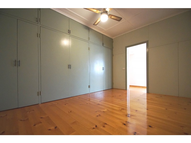 12 Flint Street, North Ipswich QLD 4305