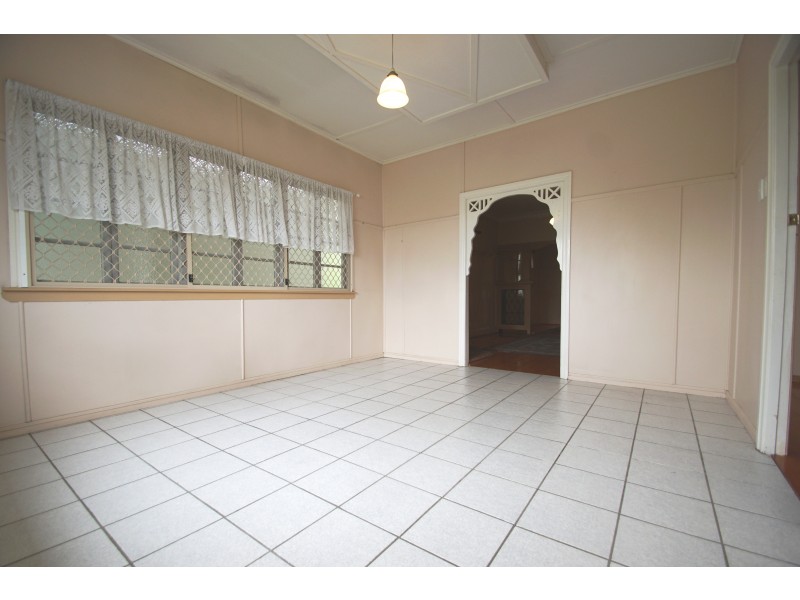 12 Flint Street, North Ipswich QLD 4305