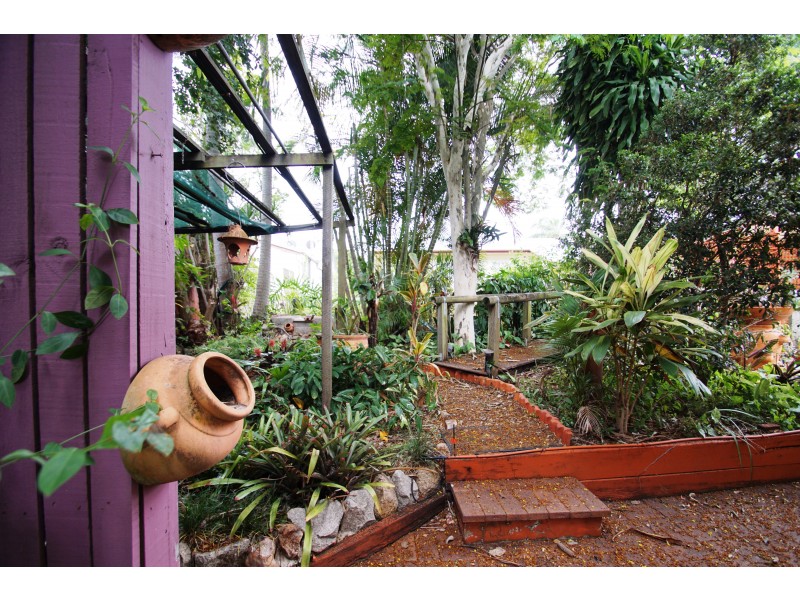 12 Flint Street, North Ipswich QLD 4305