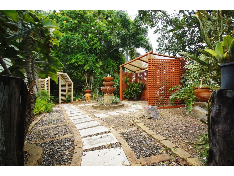 12 Flint Street, North Ipswich QLD 4305