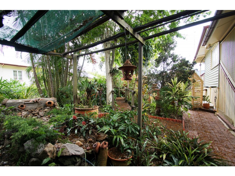12 Flint Street, North Ipswich QLD 4305