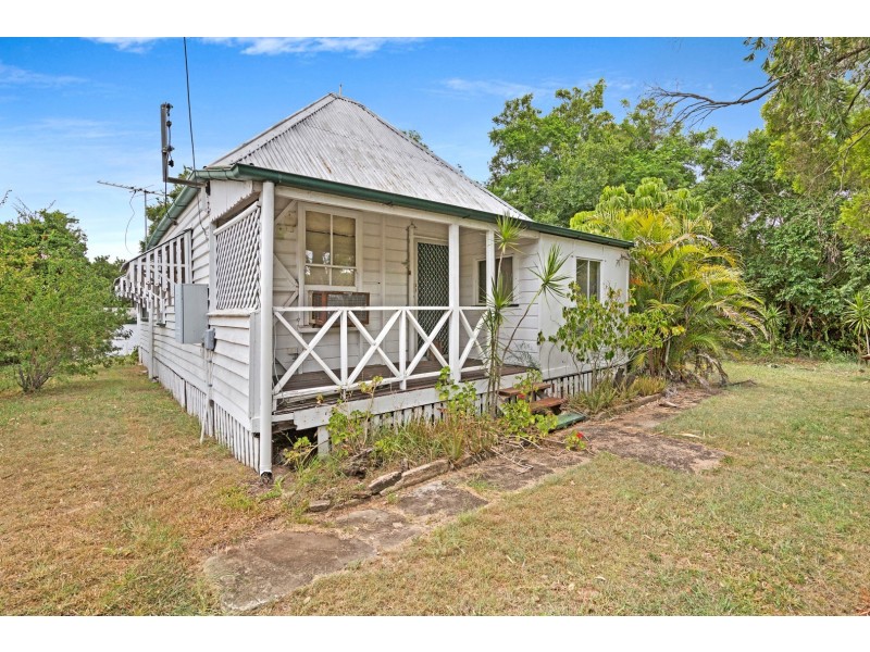 5 Lobb Street, Churchill QLD 4305