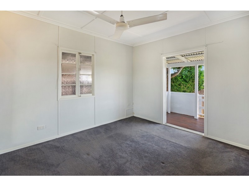 27 Videroni Street, Bundamba QLD 4304