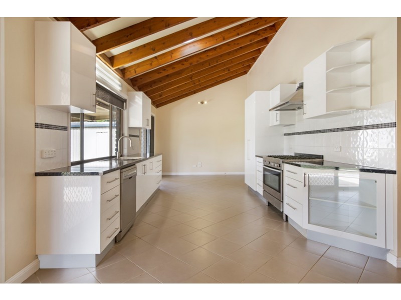 115 Adelong Avenue, Thagoona QLD 4306