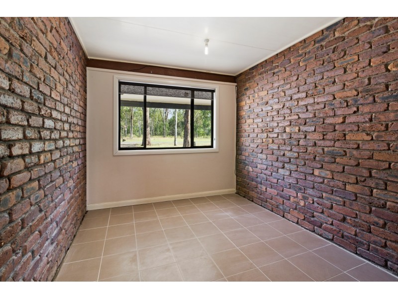 115 Adelong Avenue, Thagoona QLD 4306