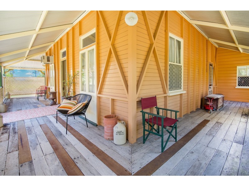 38 Leonard Street, Yamanto QLD 4305