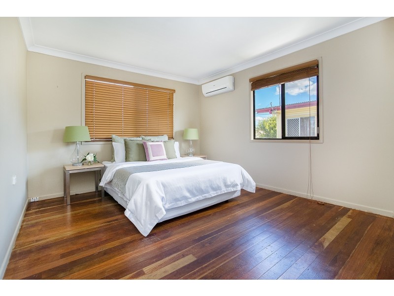 34 Selwyn Street, North Booval QLD 4304