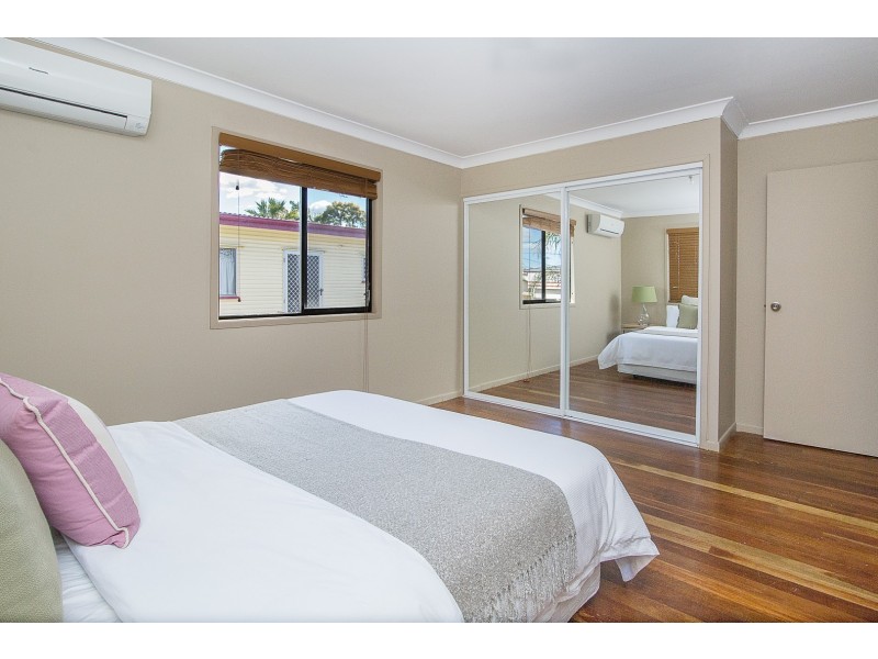 34 Selwyn Street, North Booval QLD 4304