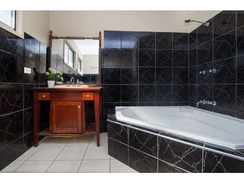 34 Selwyn Street, North Booval QLD 4304