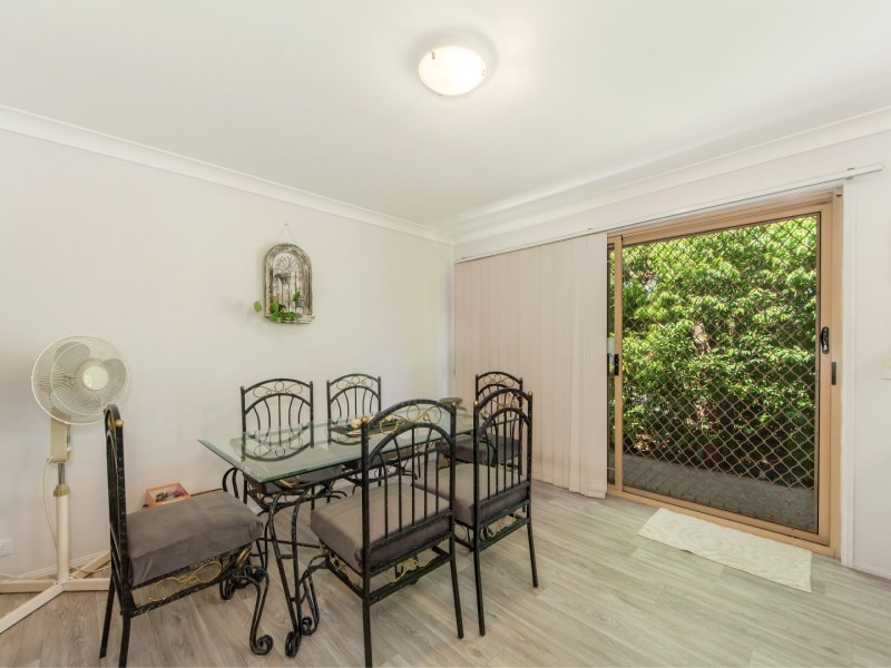 1 & 2/105 Woodford Street, One Mile QLD 4305