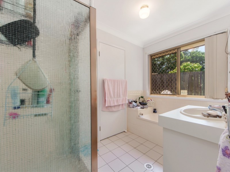 1 & 2/105 Woodford Street, One Mile QLD 4305