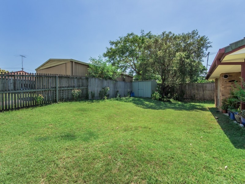 1 & 2/105 Woodford Street, One Mile QLD 4305