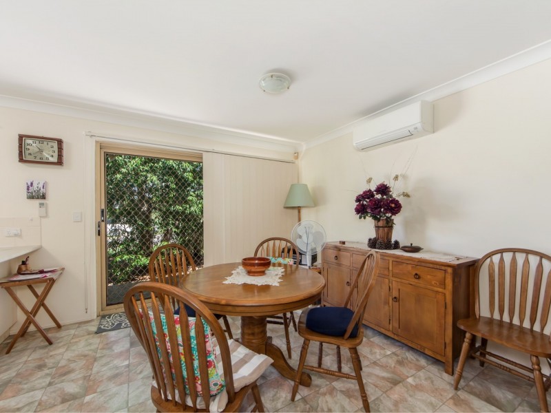 1 & 2/105 Woodford Street, One Mile QLD 4305