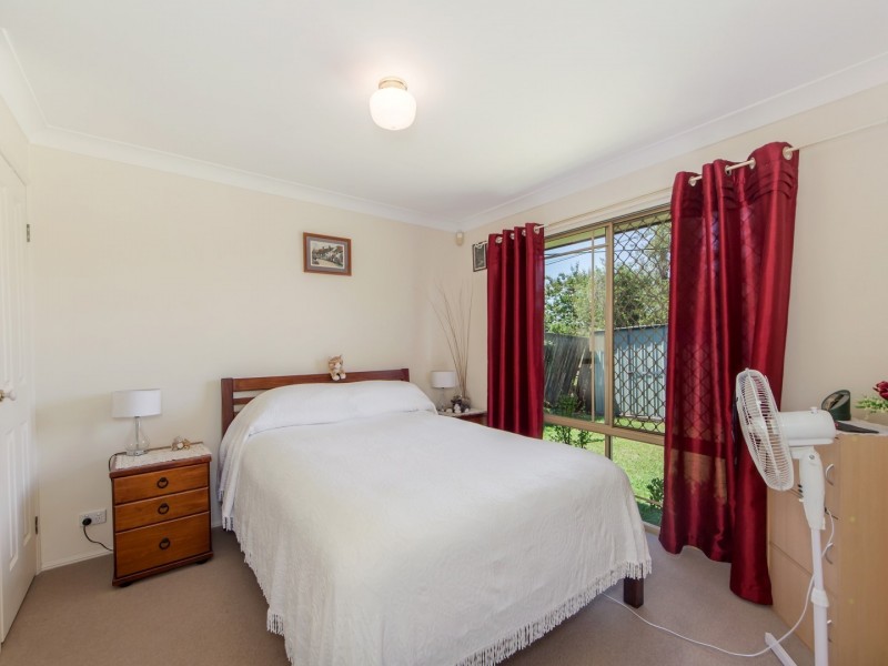 1 & 2/105 Woodford Street, One Mile QLD 4305